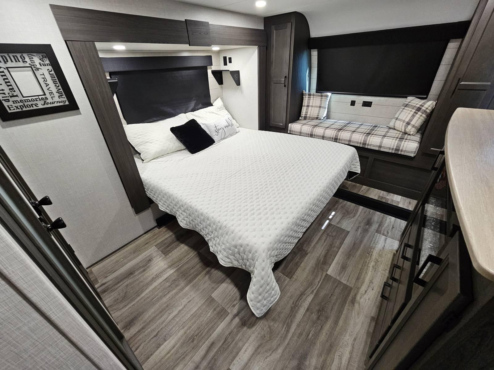 2026 Venture RV 2026 Venture RV SportTrek Touring Edition - thumbnail 16