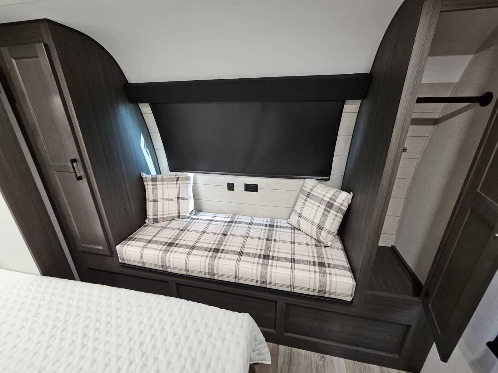 2026 Venture RV 2026 Venture RV SportTrek Touring Edition - thumbnail 19