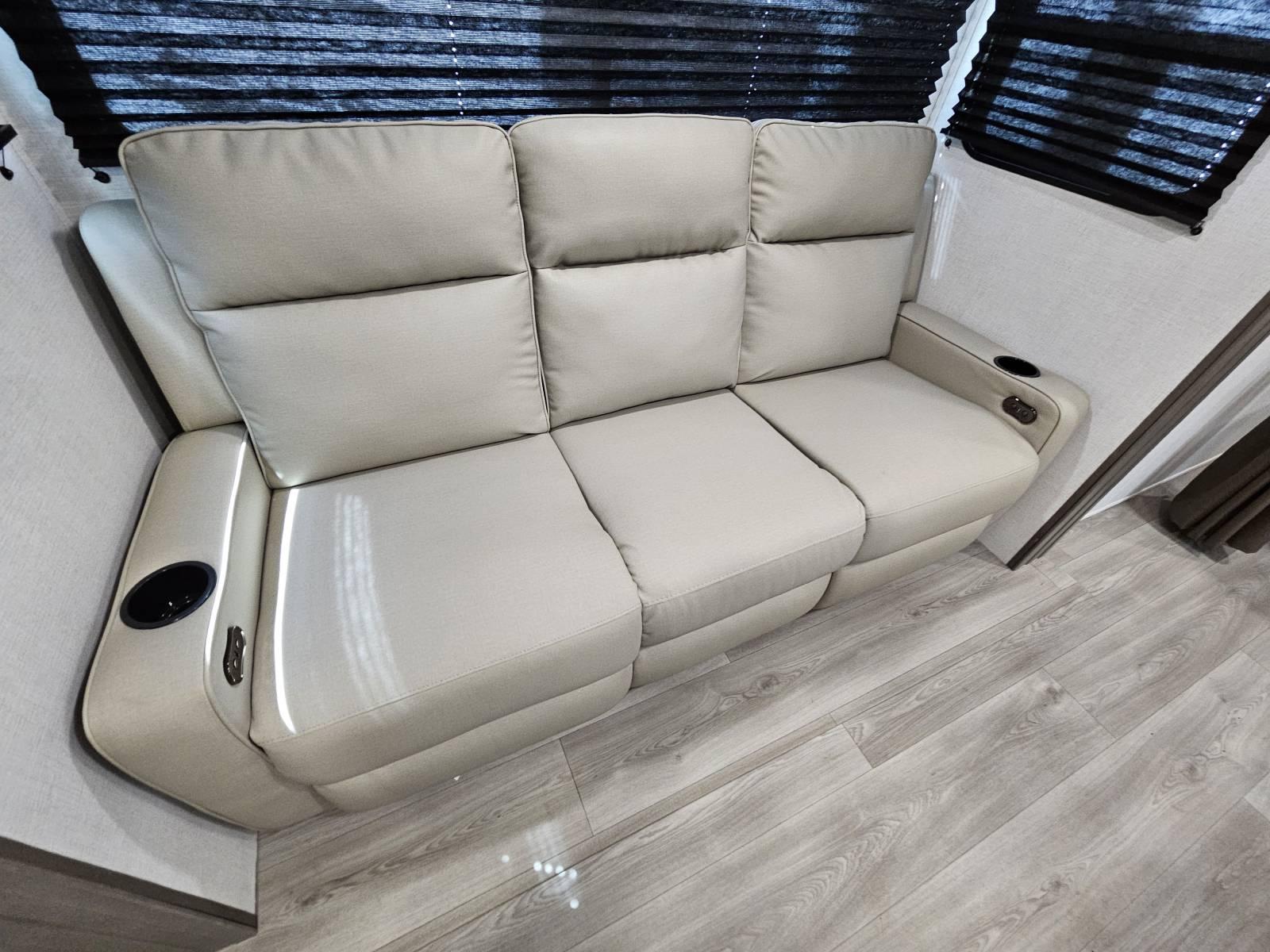 2026 Grand Design 2026 Grand Design Transcend Xplor - thumbnail 6