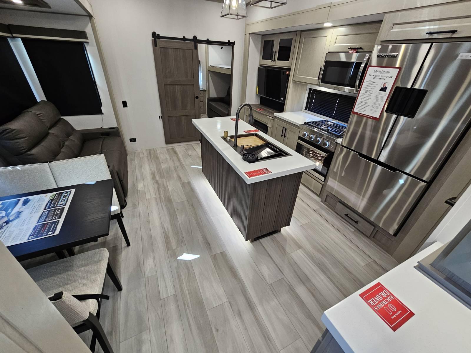 2026 Grand Design 2026 Grand Design Influence - thumbnail 4