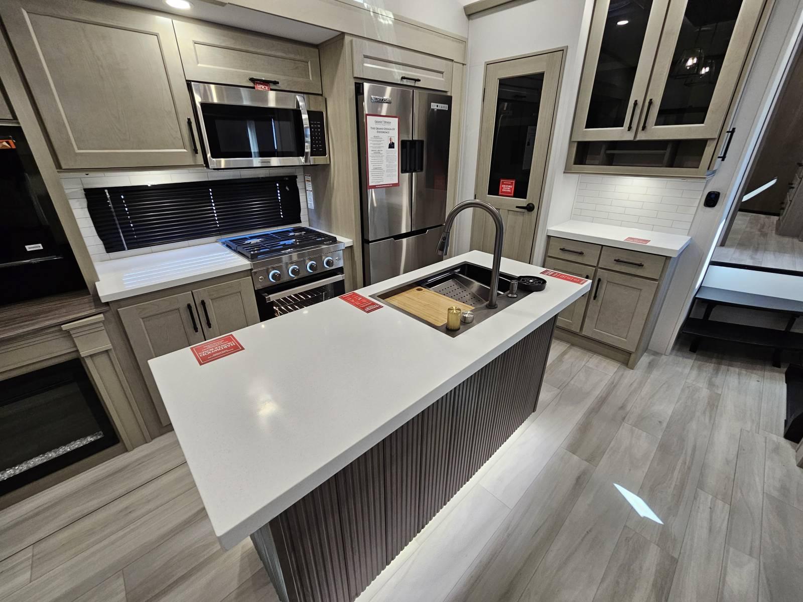 2026 Grand Design 2026 Grand Design Influence - thumbnail 8