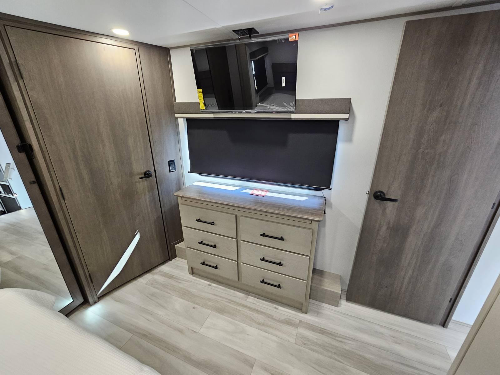 2026 Grand Design 2026 Grand Design Influence - thumbnail 15