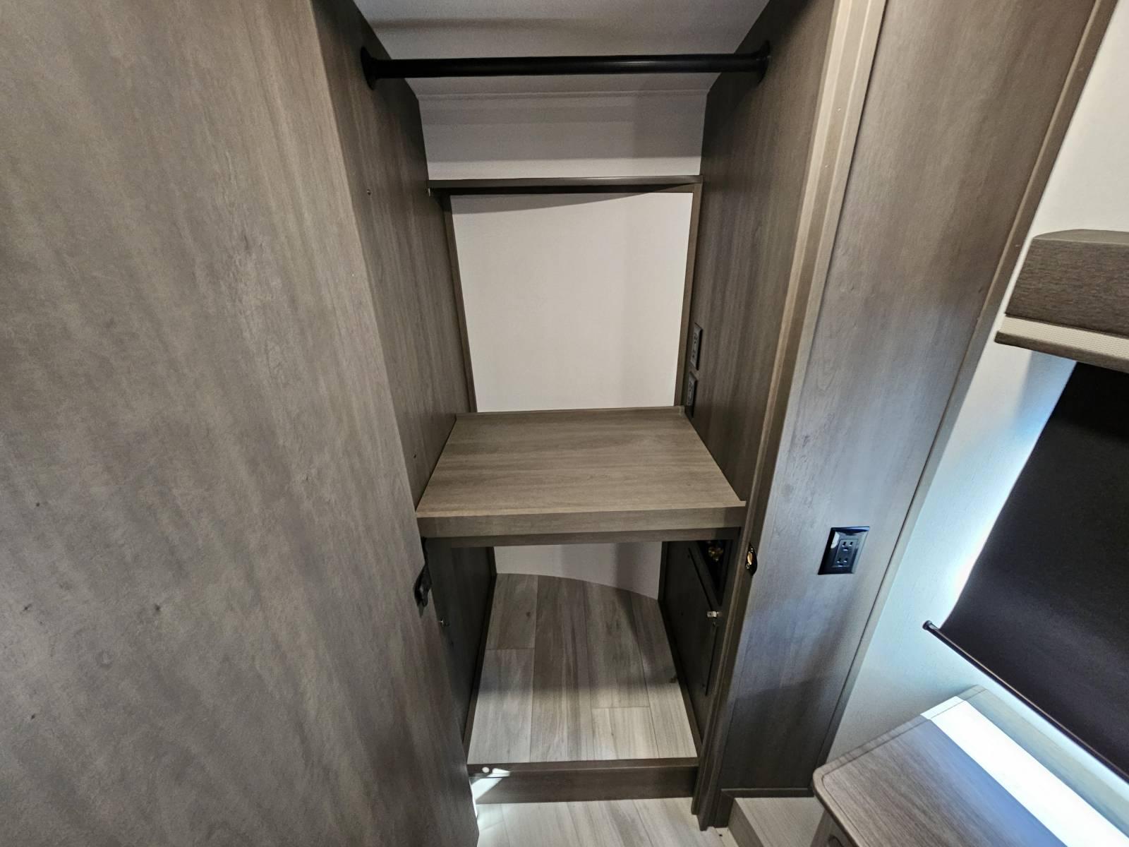 2026 Grand Design 2026 Grand Design Influence - thumbnail 16