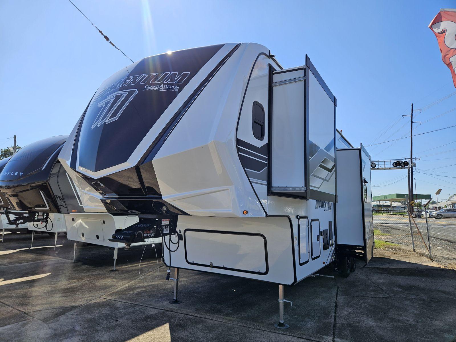 2026 Grand Design 2026 Grand Design Momentum G-Class - thumbnail 3