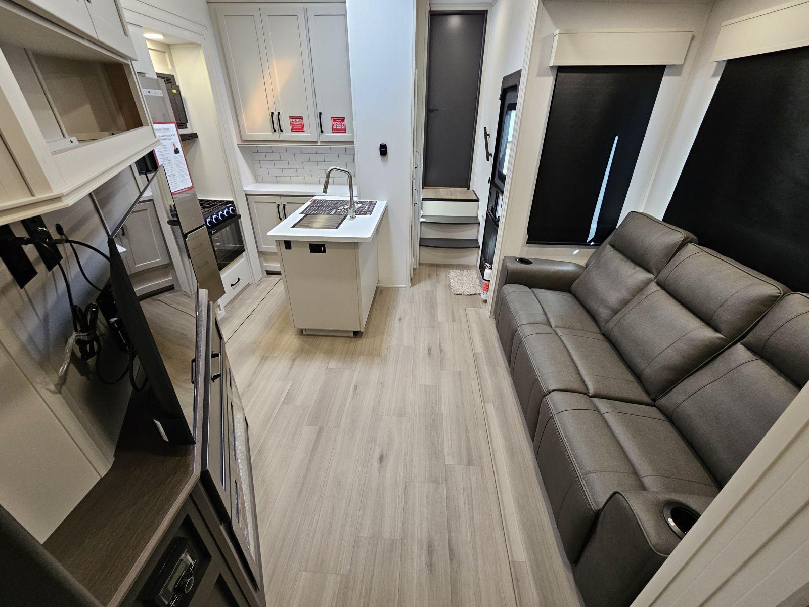 2026 Grand Design 2026 Grand Design Momentum G-Class - thumbnail 5