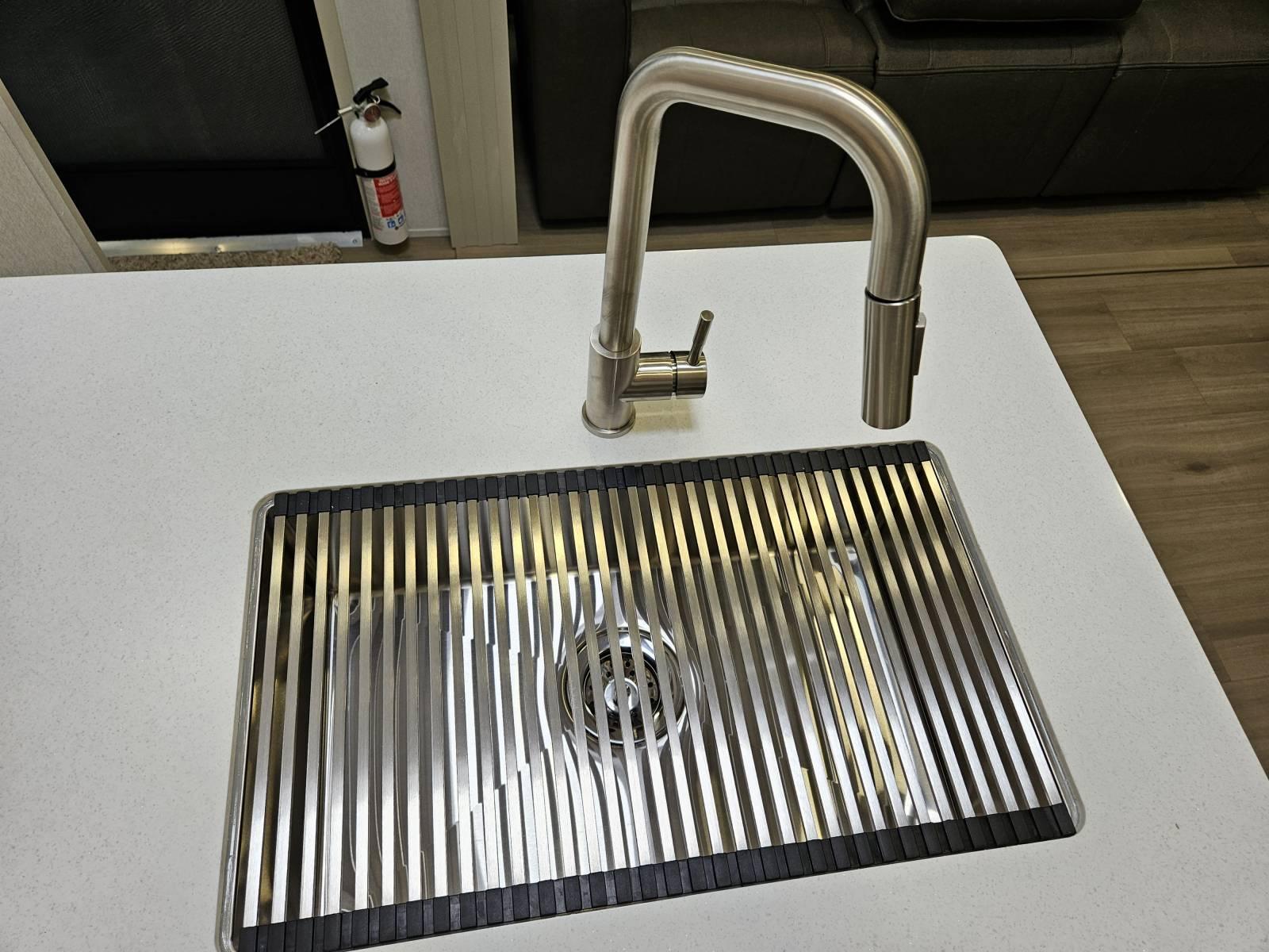 2026 Grand Design 2026 Grand Design Momentum G-Class - thumbnail 12