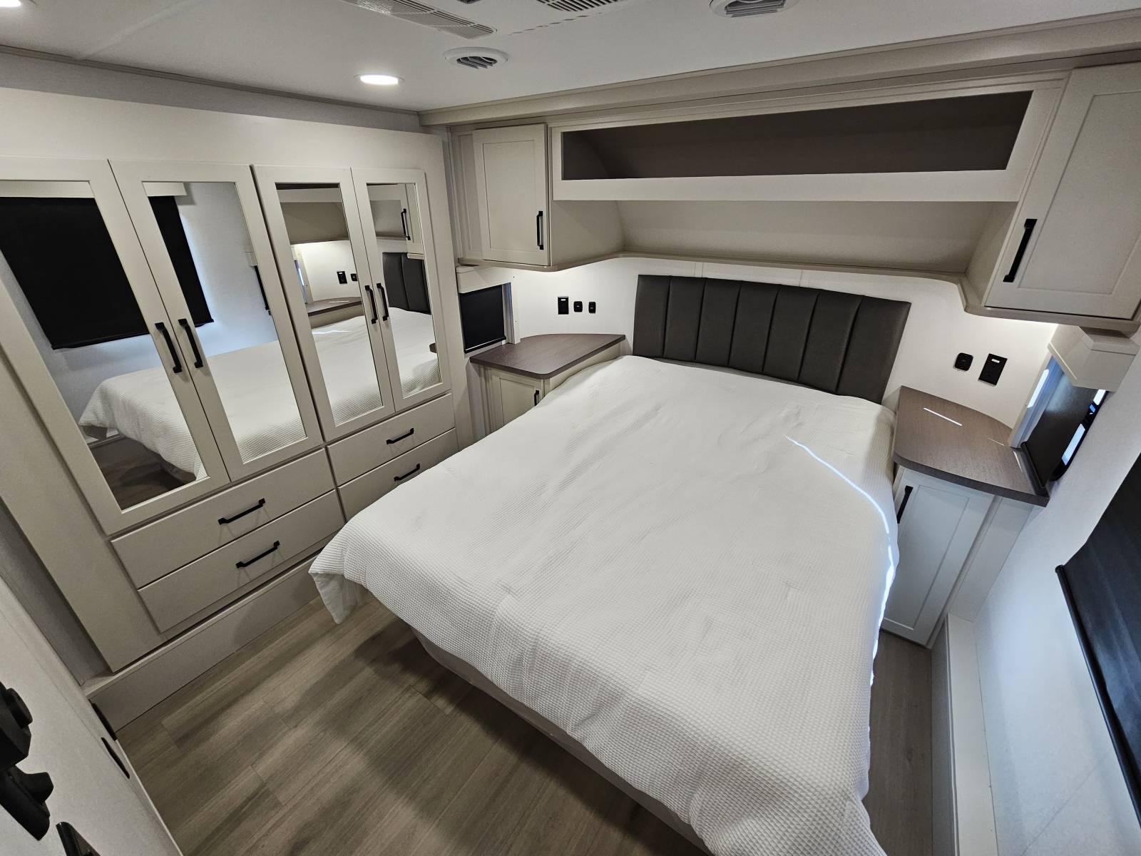 2026 Grand Design 2026 Grand Design Momentum G-Class - thumbnail 15