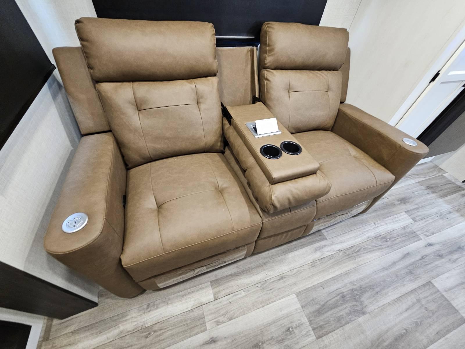 2026 Venture RV 2026 Venture RV SportTrek - thumbnail 6