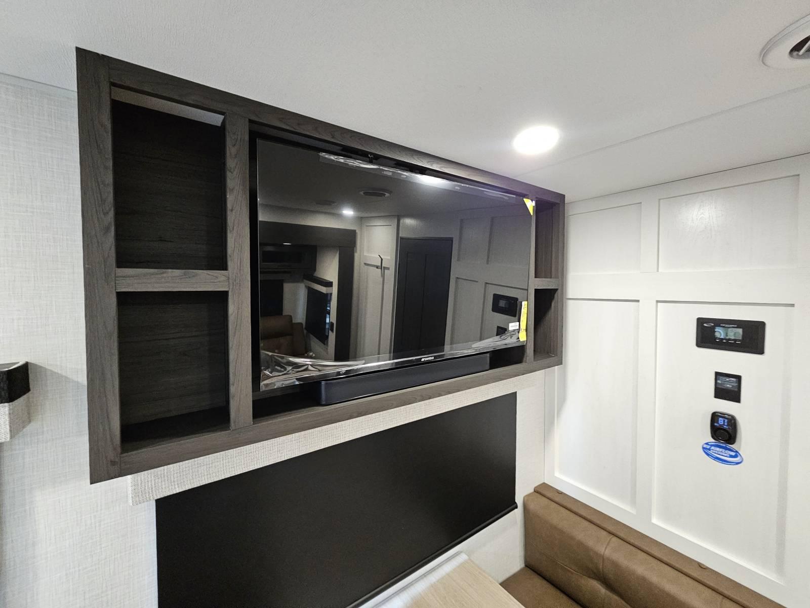 2026 Venture RV 2026 Venture RV SportTrek - thumbnail 7