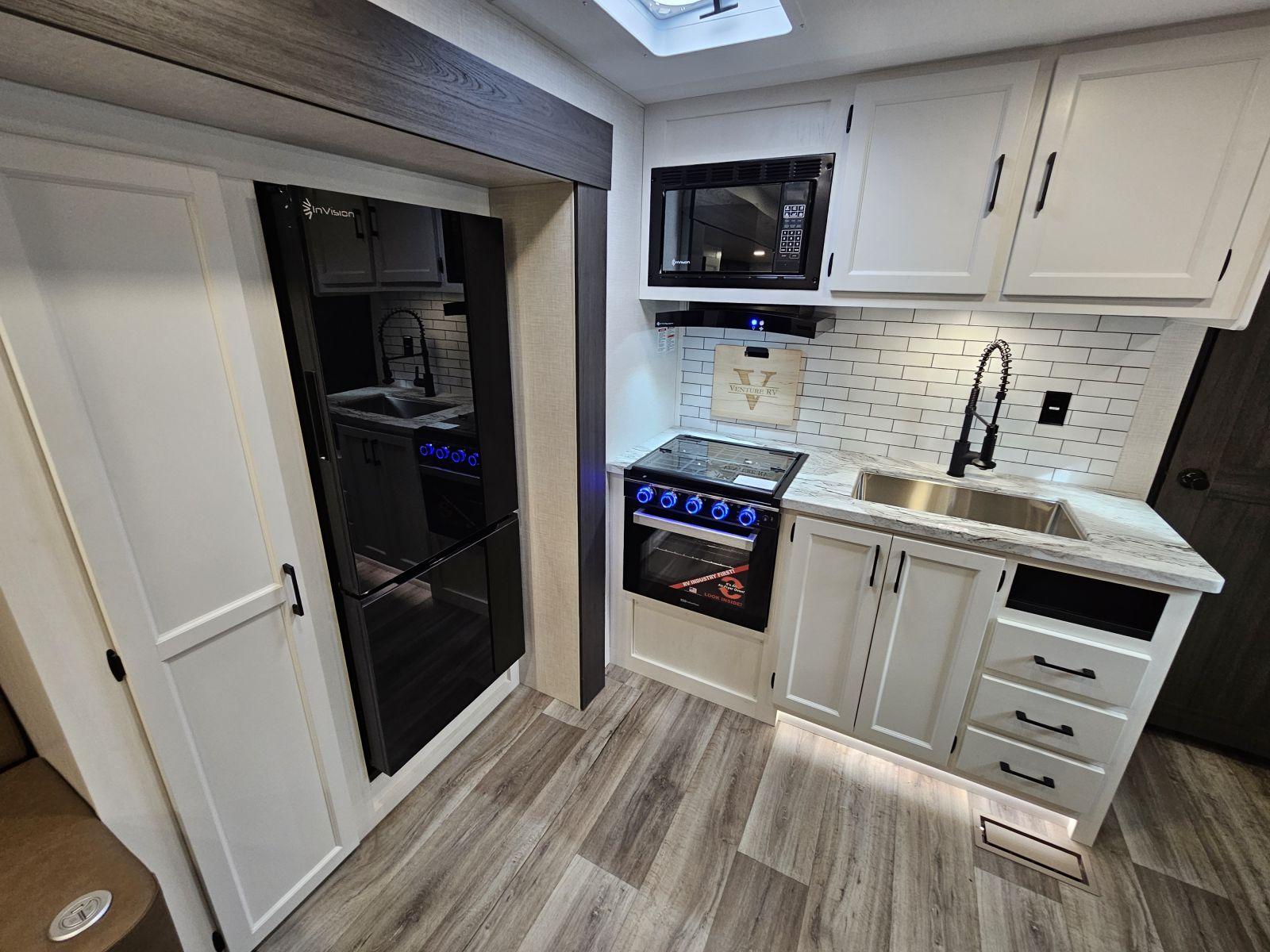 2026 Venture RV 2026 Venture RV SportTrek - thumbnail 8