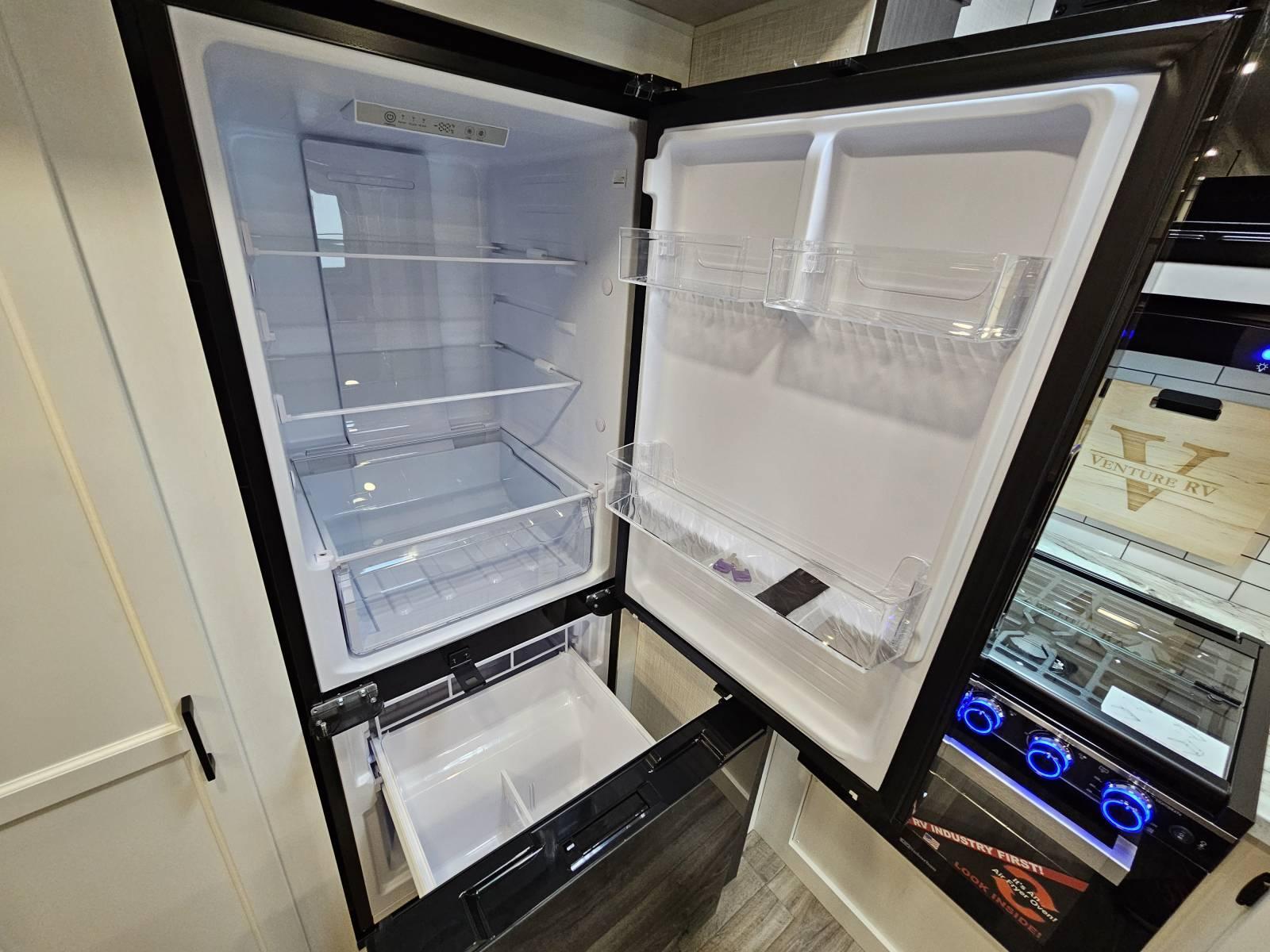 2026 Venture RV 2026 Venture RV SportTrek - thumbnail 11