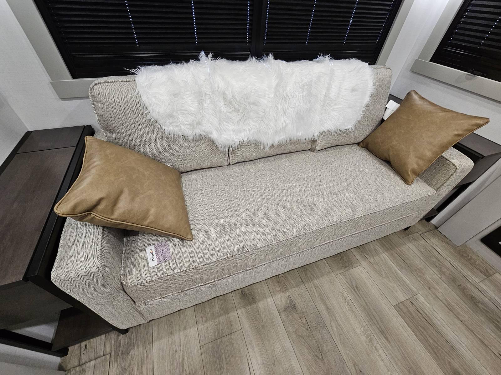 2026 Brinkley 2026 Brinkley Model Z - thumbnail 6