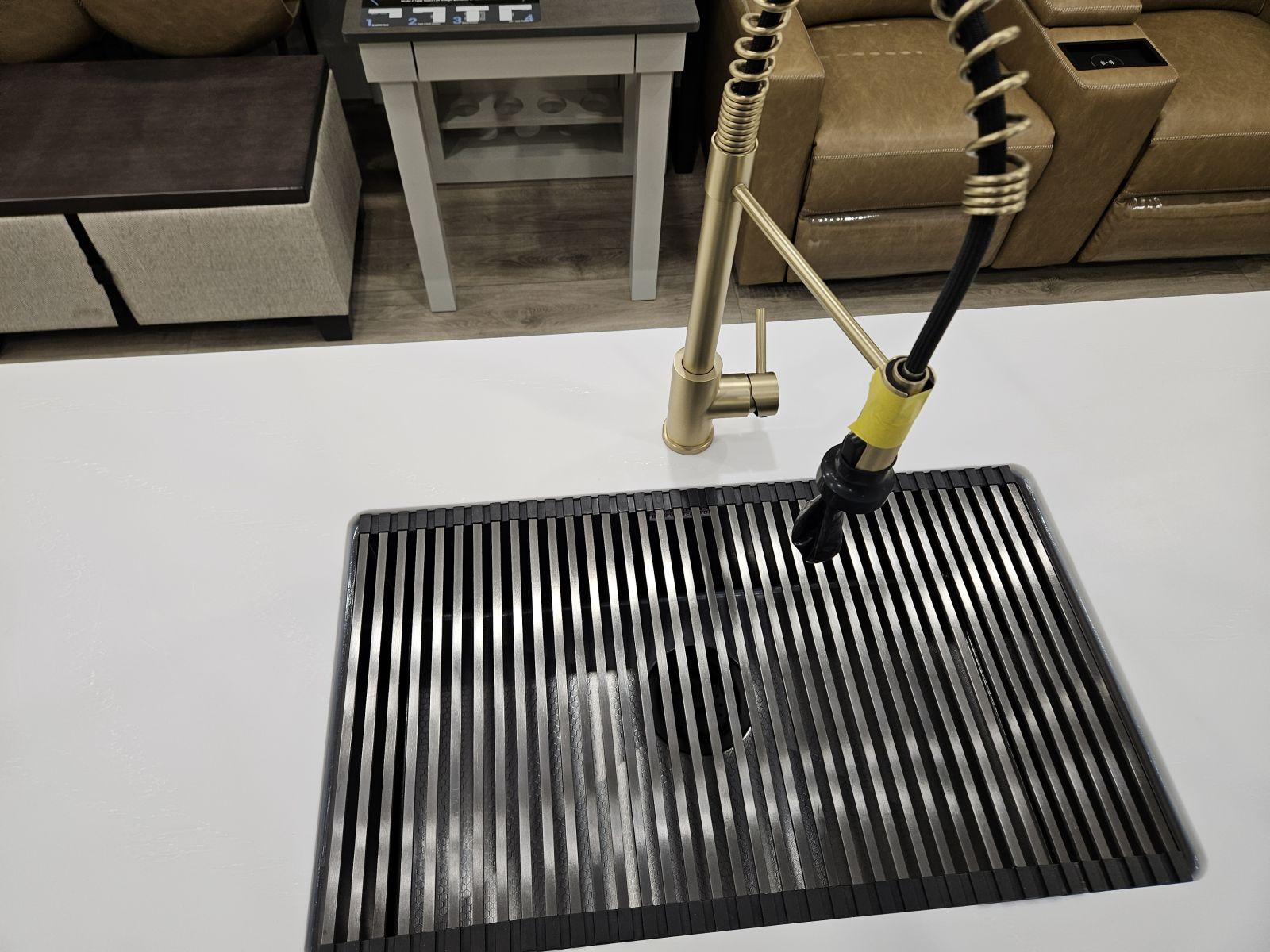 2026 Brinkley 2026 Brinkley Model Z - thumbnail 11