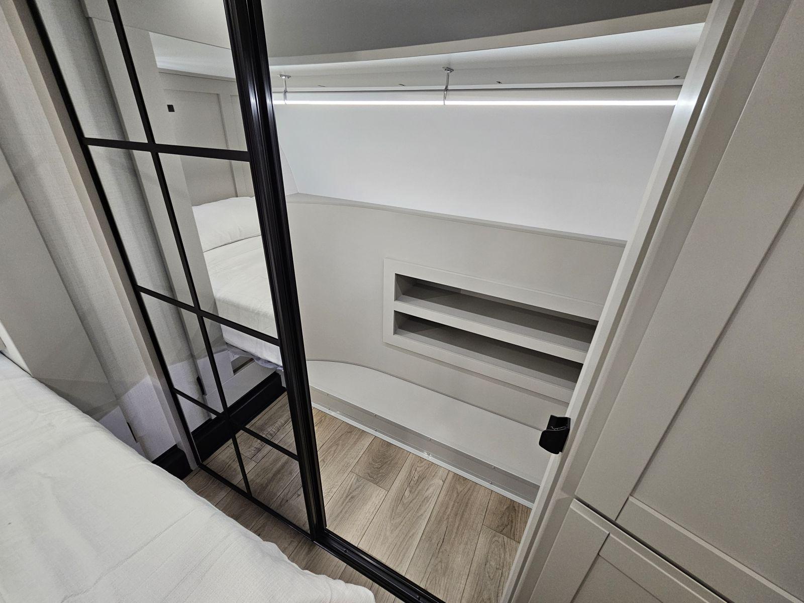 2026 Brinkley 2026 Brinkley Model Z - thumbnail 23