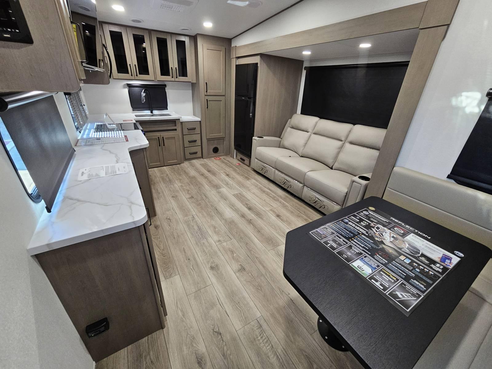 2026 Brinkley 2026 Brinkley Model I - thumbnail 4