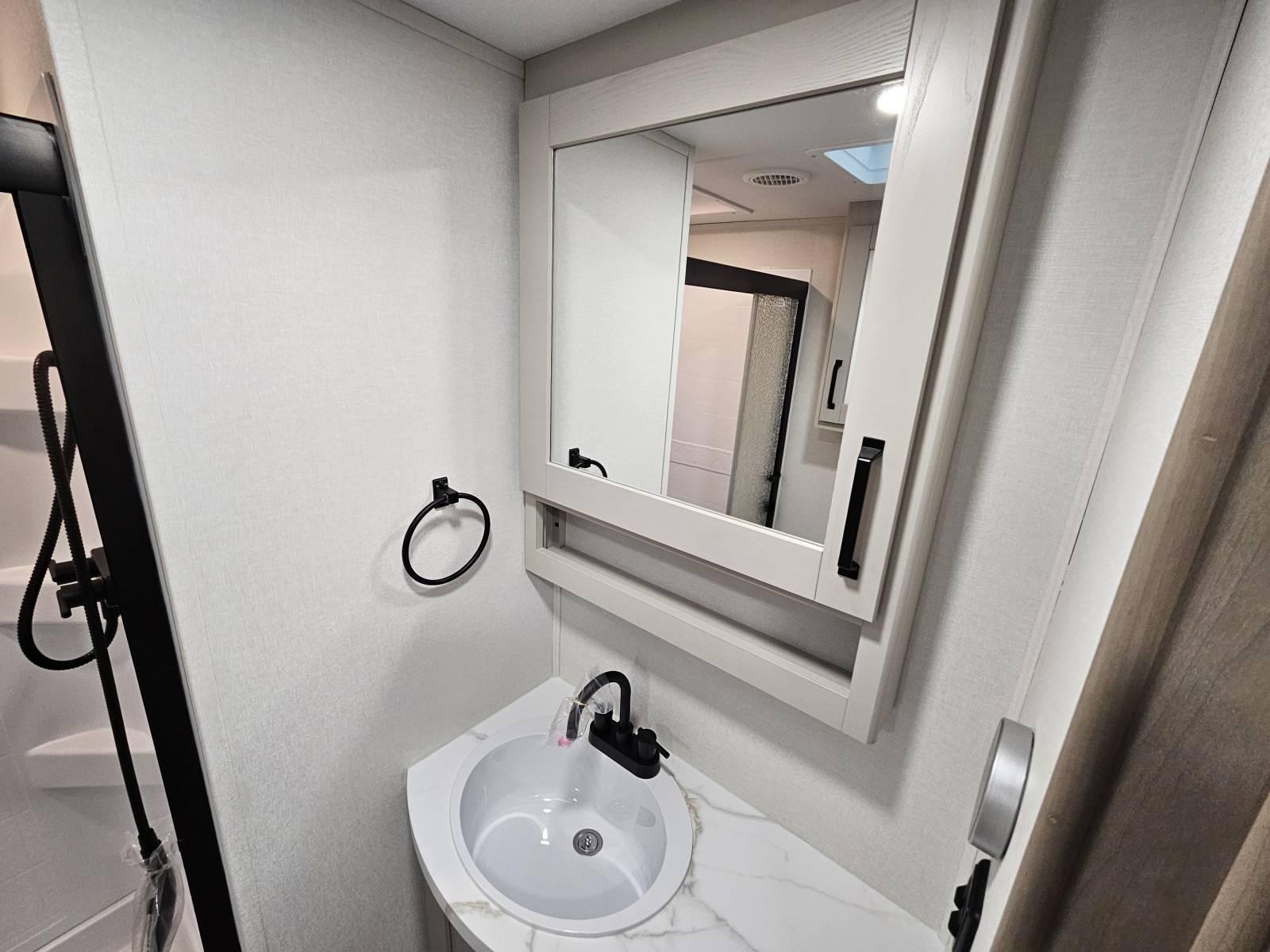 2026 Grand Design 2026 Grand Design Reflection 150 Series - thumbnail 19