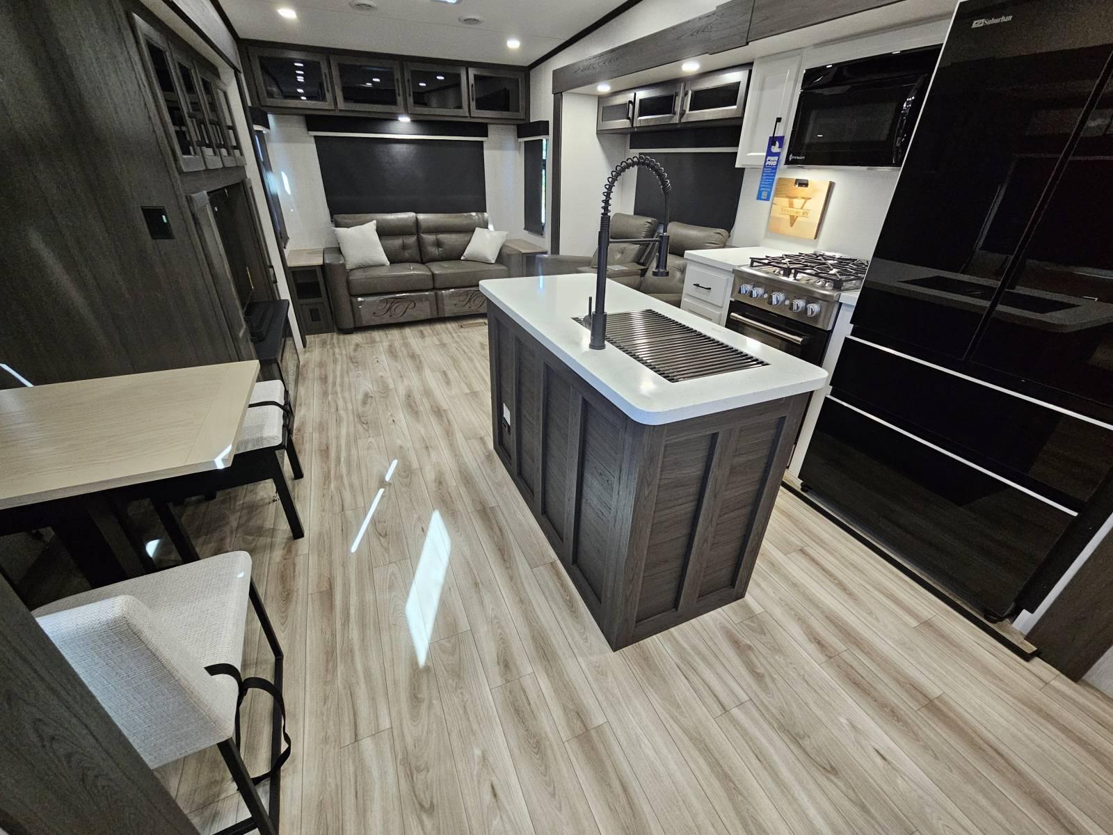 2026 Venture RV 2026 Venture RV SportTrek Touring Edition - thumbnail 4