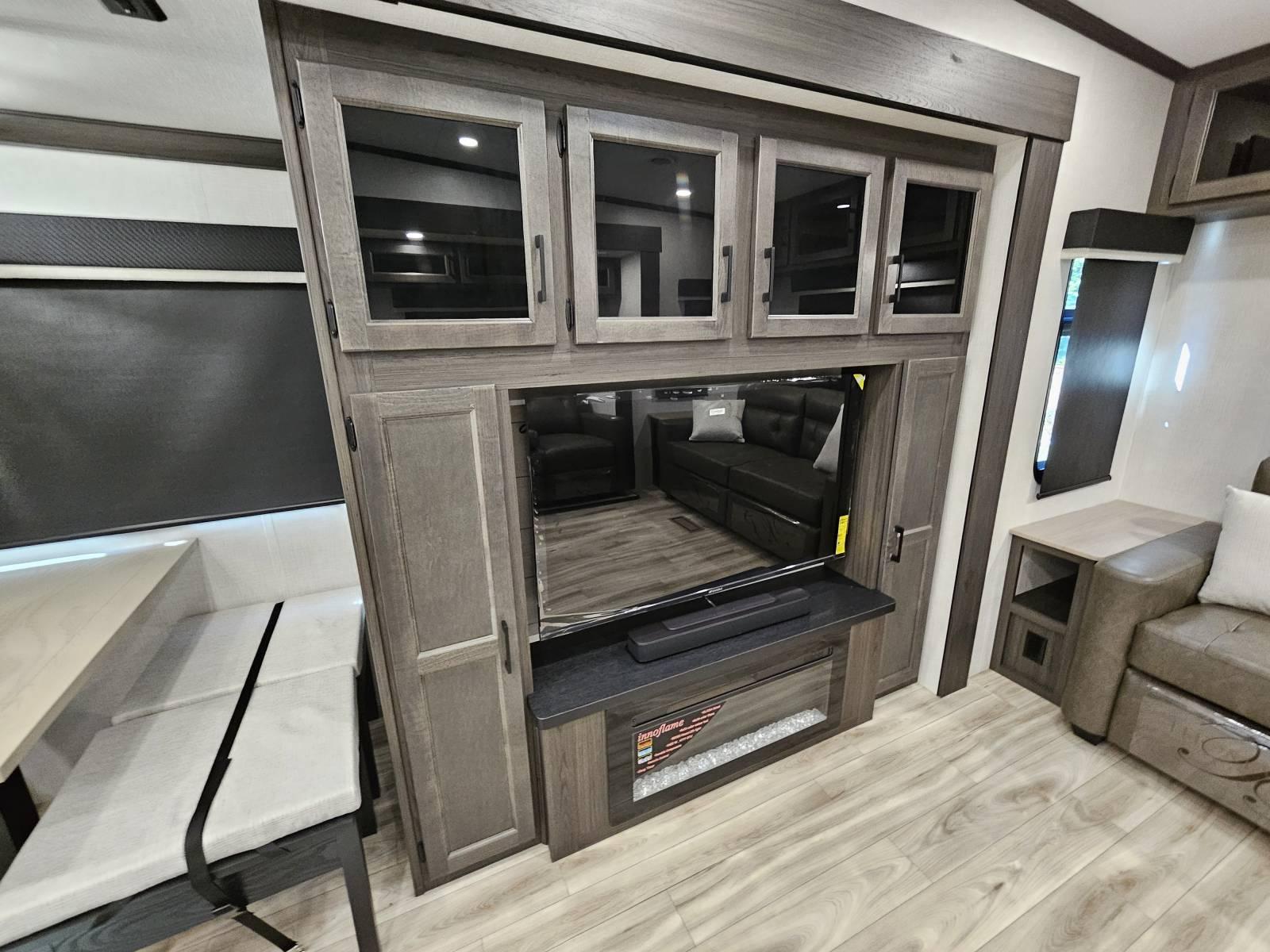 2026 Venture RV 2026 Venture RV SportTrek Touring Edition - thumbnail 8