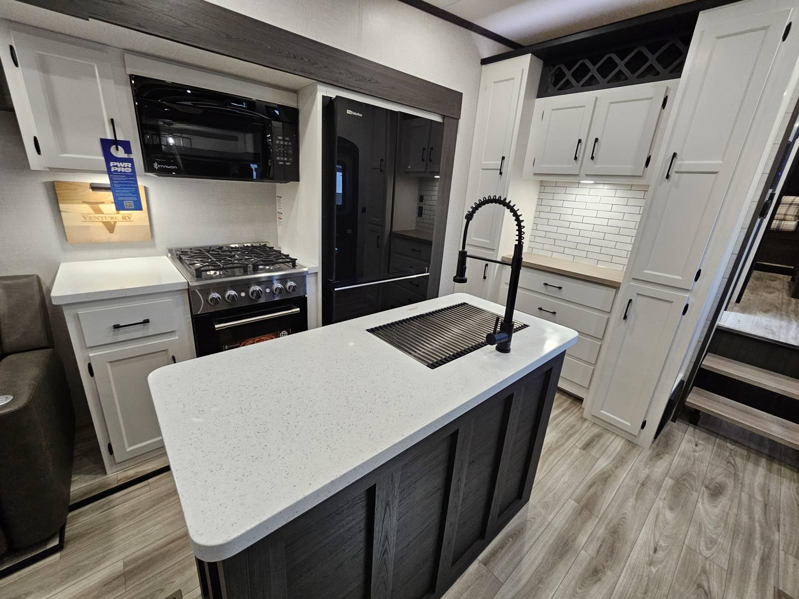 2026 Venture RV 2026 Venture RV SportTrek Touring Edition - thumbnail 9