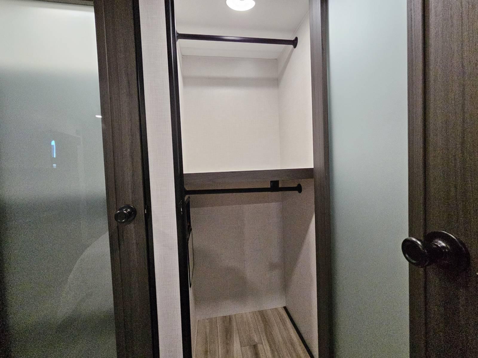 2026 Venture RV 2026 Venture RV SportTrek Touring Edition - thumbnail 19