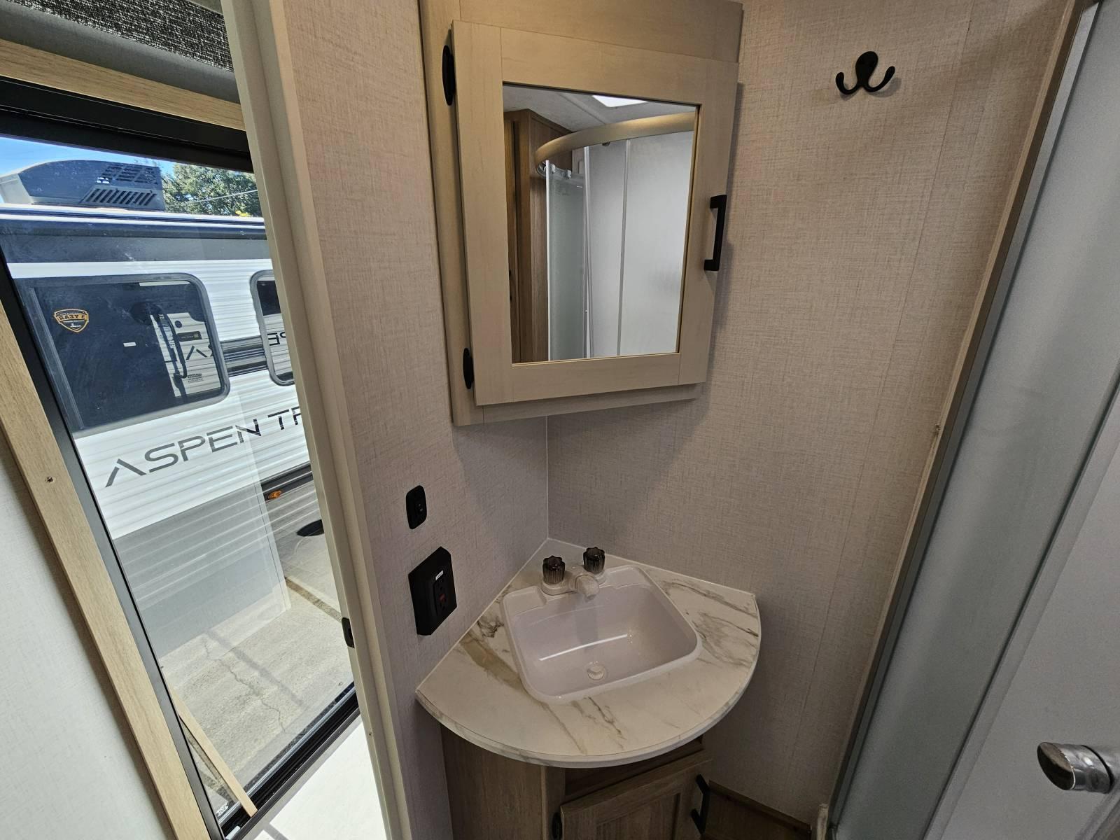 2026 Dutchmen 2026 Dutchmen Aspen Trail - thumbnail 28