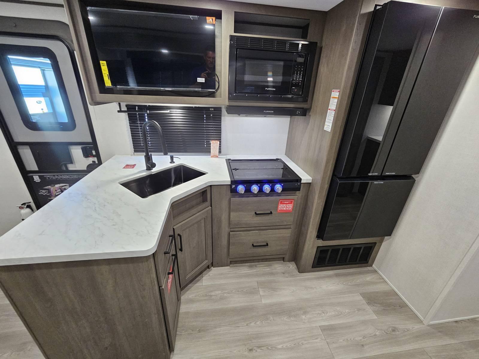 2026 Grand Design 2026 Grand Design Transcend - thumbnail 9