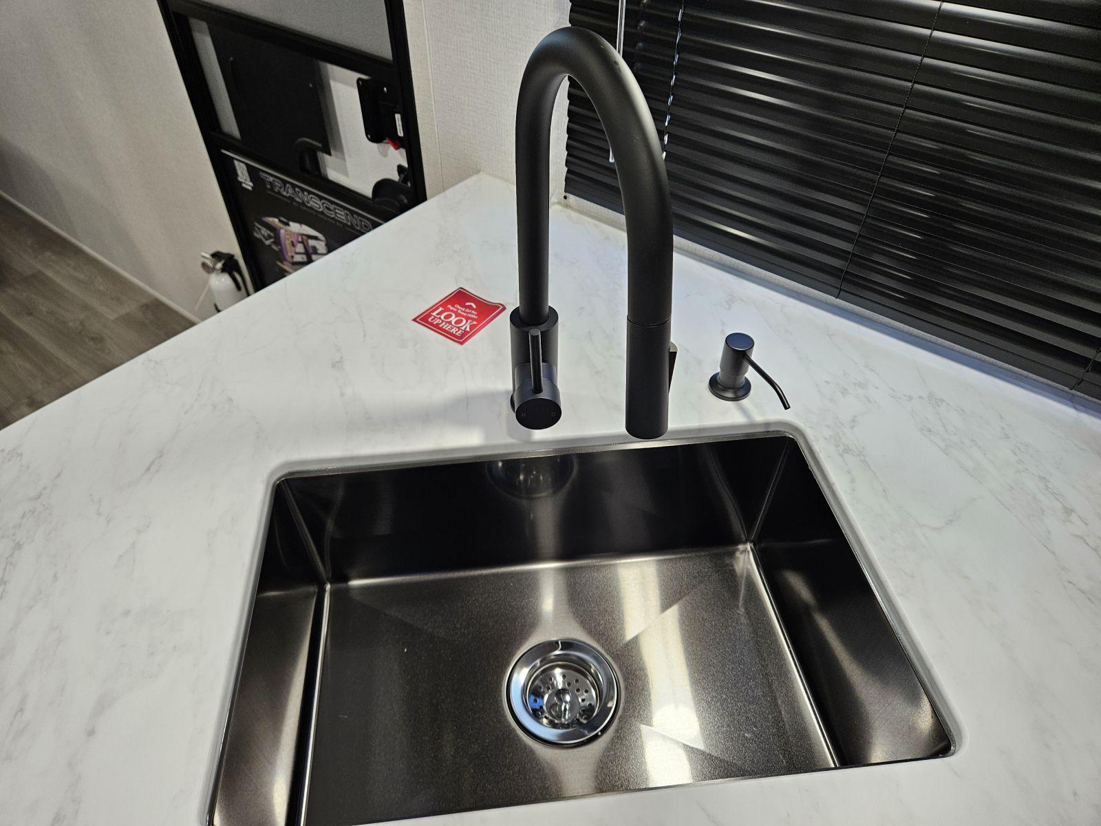 2026 Grand Design 2026 Grand Design Transcend - thumbnail 11