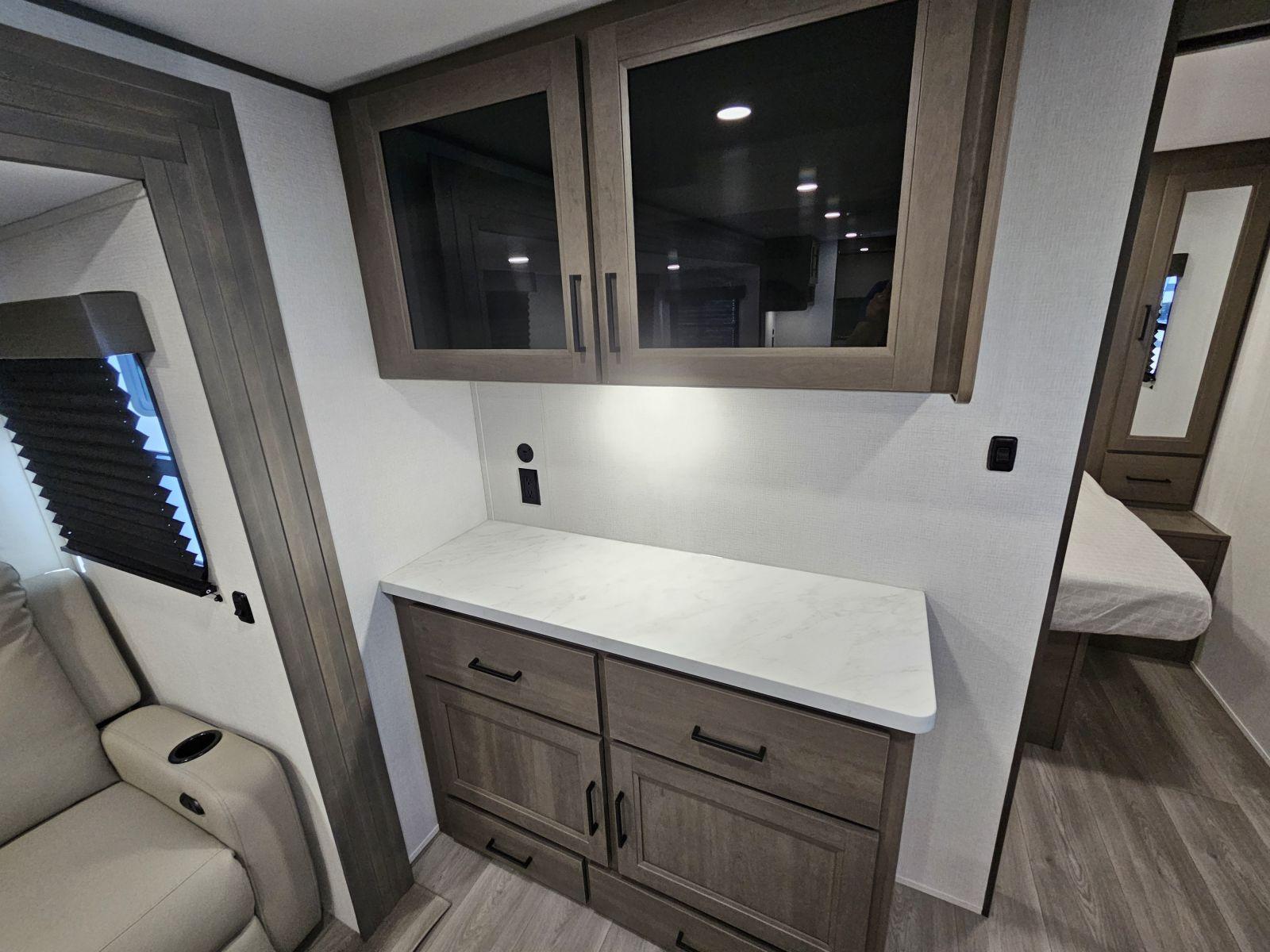 2026 Grand Design 2026 Grand Design Transcend - thumbnail 13