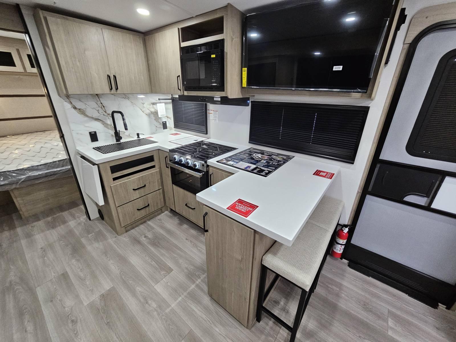 2026 Grand Design 2026 Grand Design Imagine - thumbnail 8