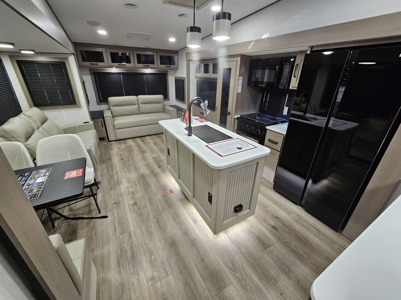 2026 Grand Design 2026 Grand Design Reflection - thumbnail 4