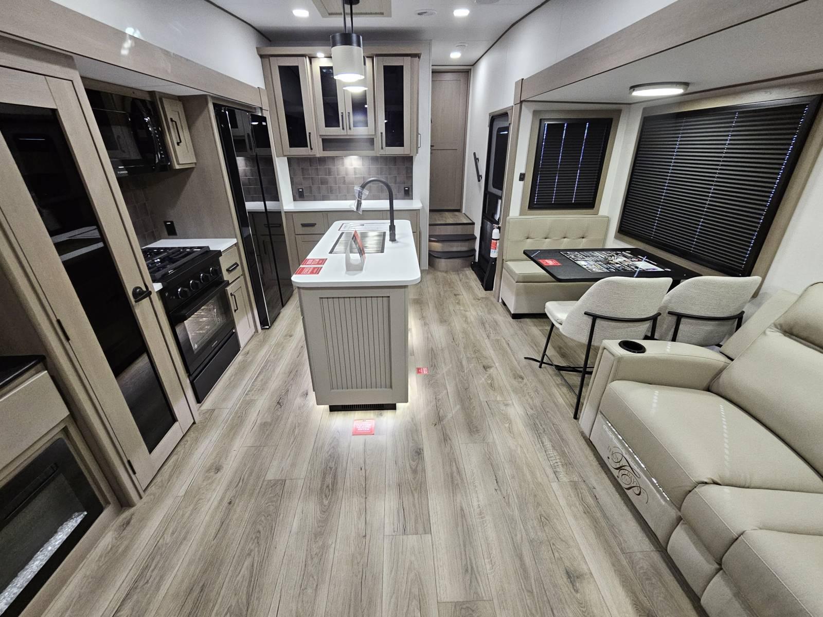 2026 Grand Design 2026 Grand Design Reflection - thumbnail 5