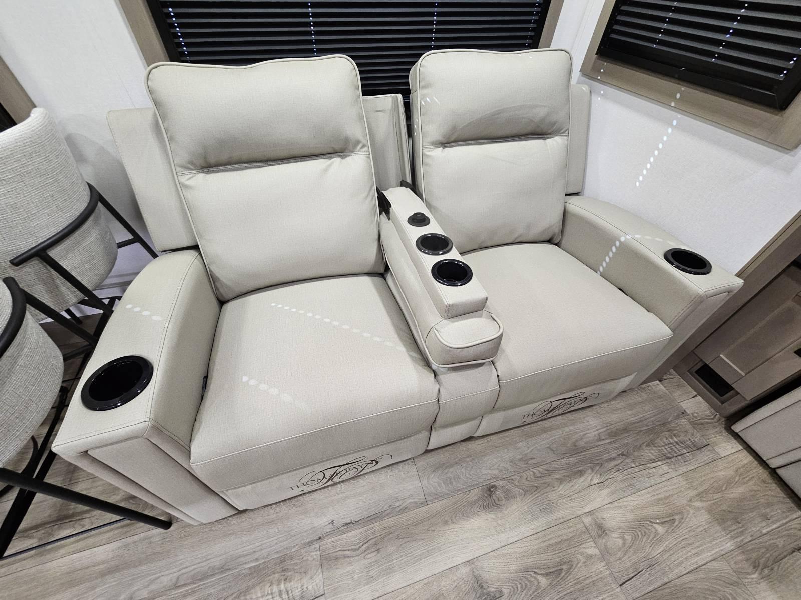 2026 Grand Design 2026 Grand Design Reflection - thumbnail 7