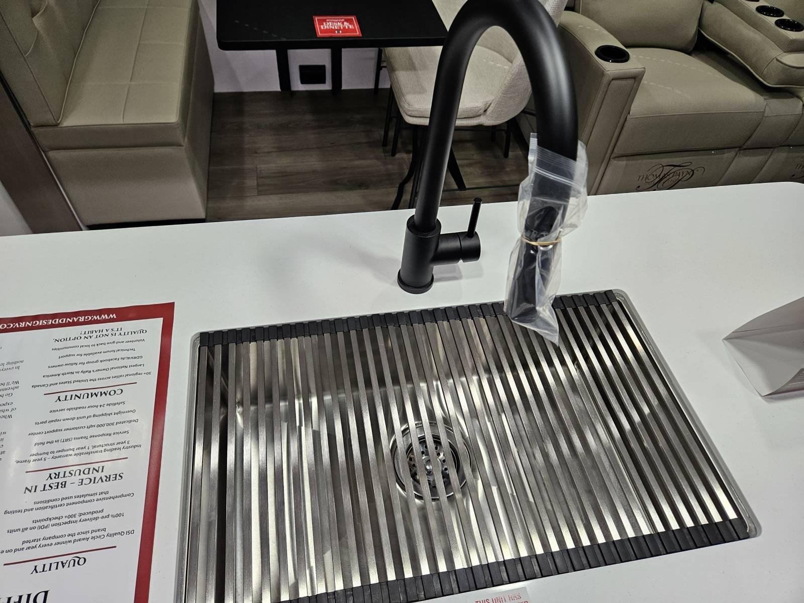 2026 Grand Design 2026 Grand Design Reflection - thumbnail 11