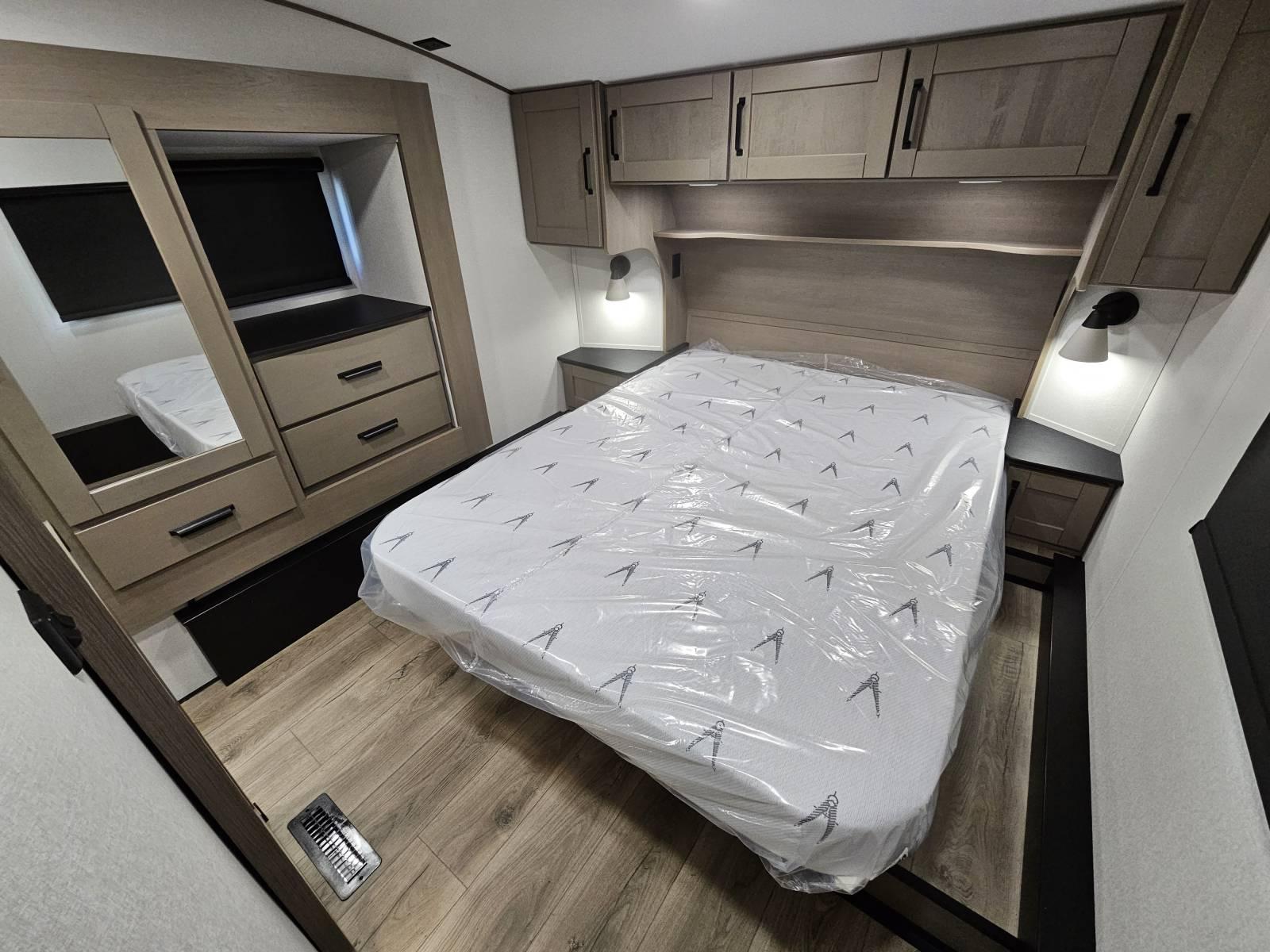 2026 Grand Design 2026 Grand Design Reflection - thumbnail 16