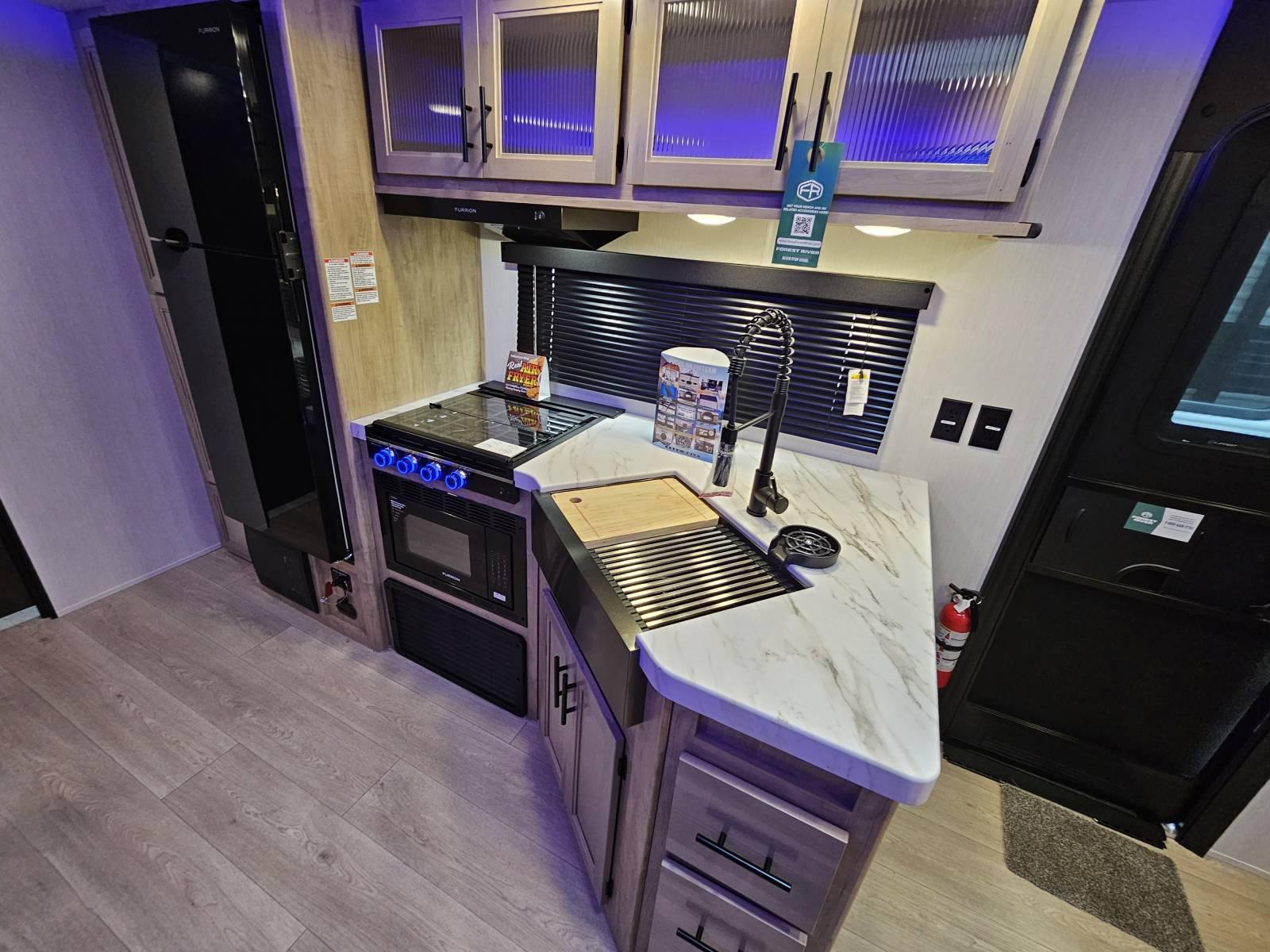 2026 Forest River 2026 Forest River Cherokee Grey Wolf - thumbnail 8