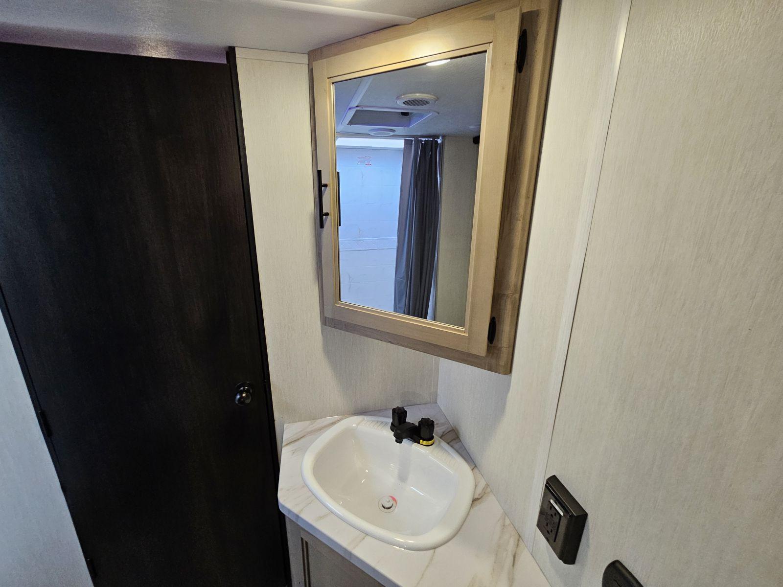 2026 Forest River 2026 Forest River Cherokee Grey Wolf - thumbnail 17