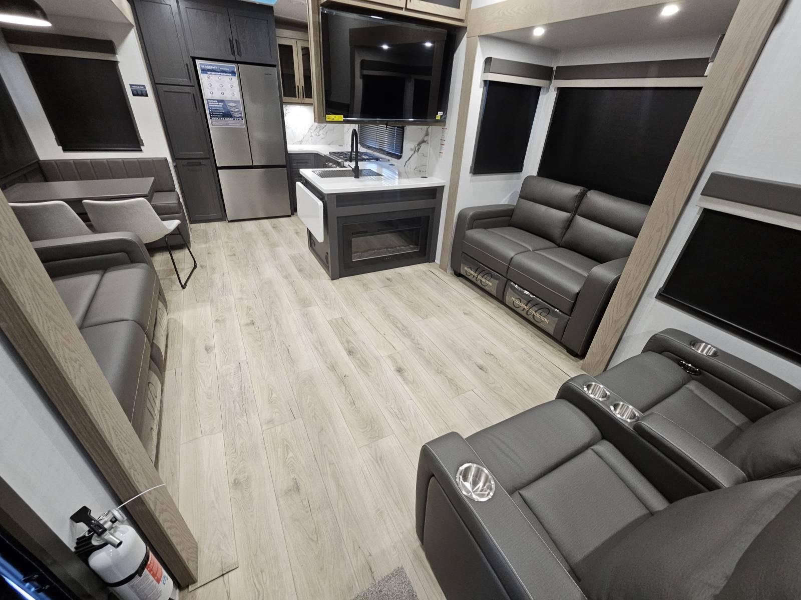 2026 Forest River 2026 Forest River Flagstaff Classic - thumbnail 4