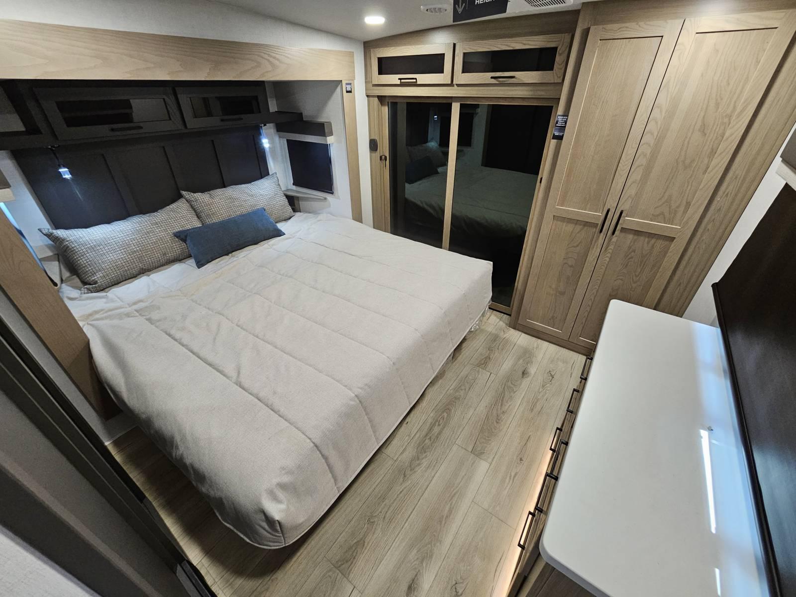 2026 Forest River 2026 Forest River Flagstaff Classic - thumbnail 16