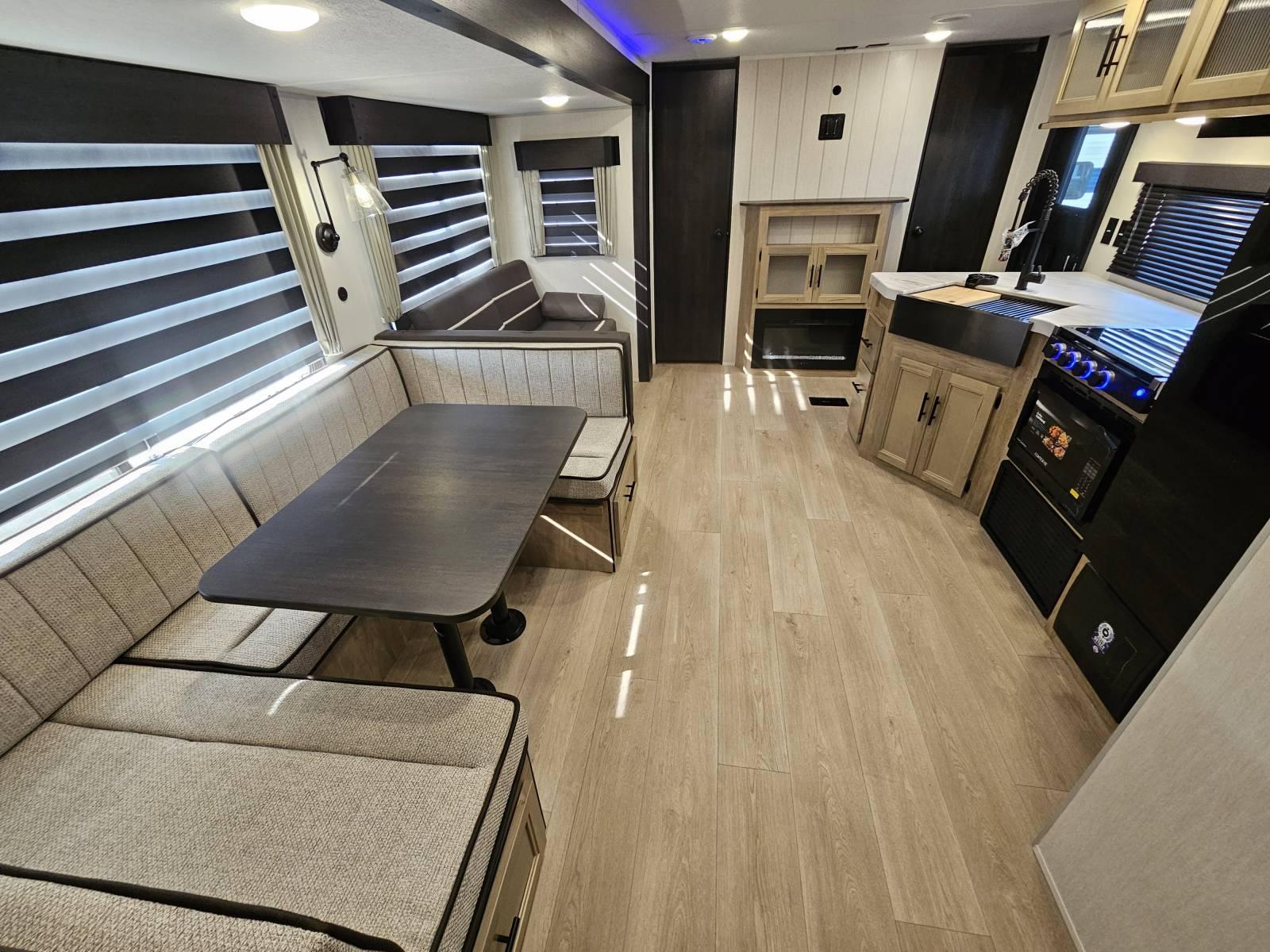 2026 Forest River 2026 Forest River Cherokee Wolf Den - thumbnail 5