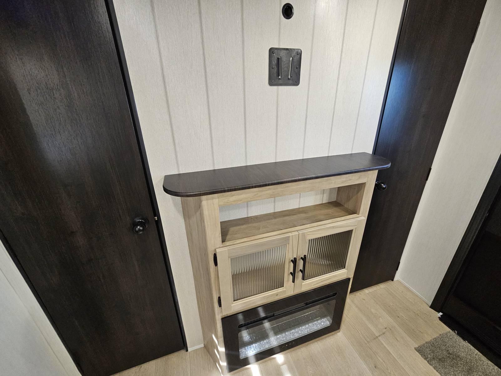 2026 Forest River 2026 Forest River Cherokee Wolf Den - thumbnail 7