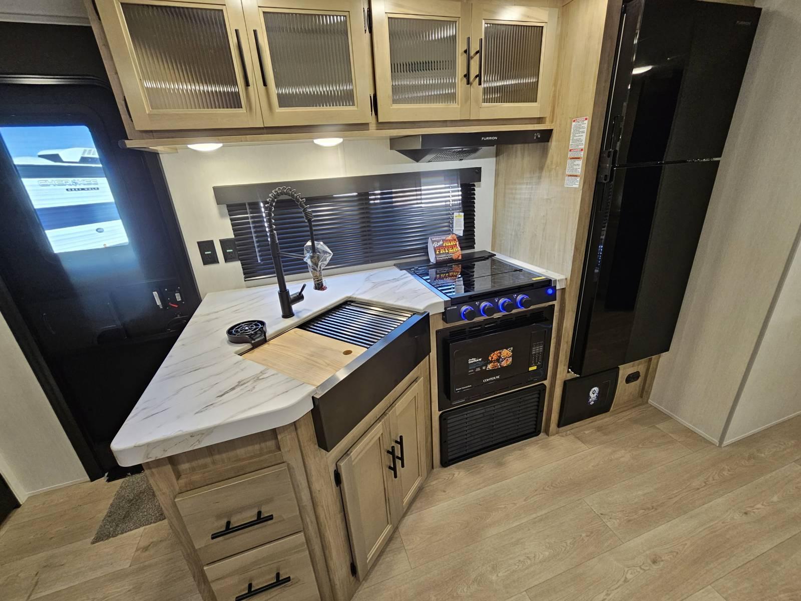 2026 Forest River 2026 Forest River Cherokee Wolf Den - thumbnail 8