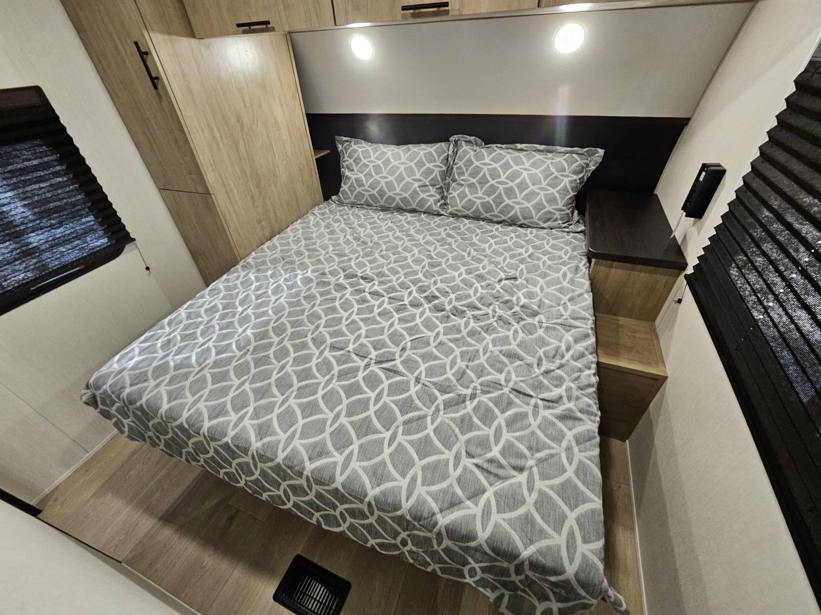 2026 Forest River 2026 Forest River Cherokee Wolf Den - thumbnail 14