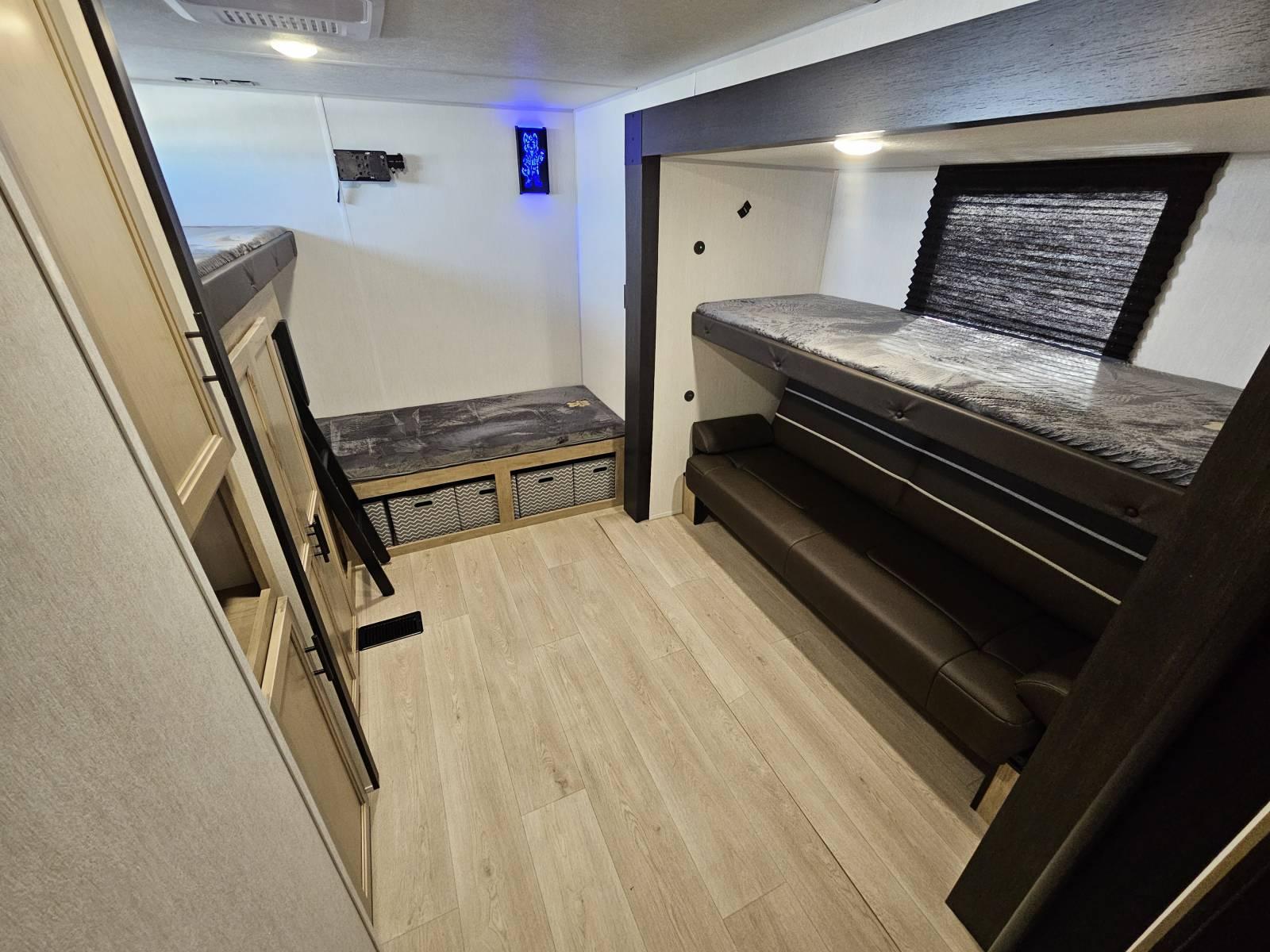 2026 Forest River 2026 Forest River Cherokee Wolf Den - thumbnail 15