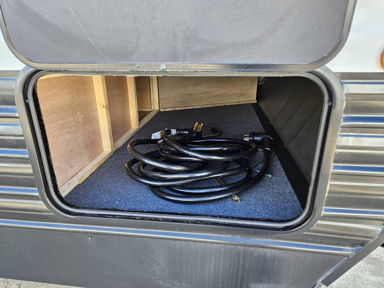 2026 Forest River 2026 Forest River Cherokee Wolf Den - thumbnail 21