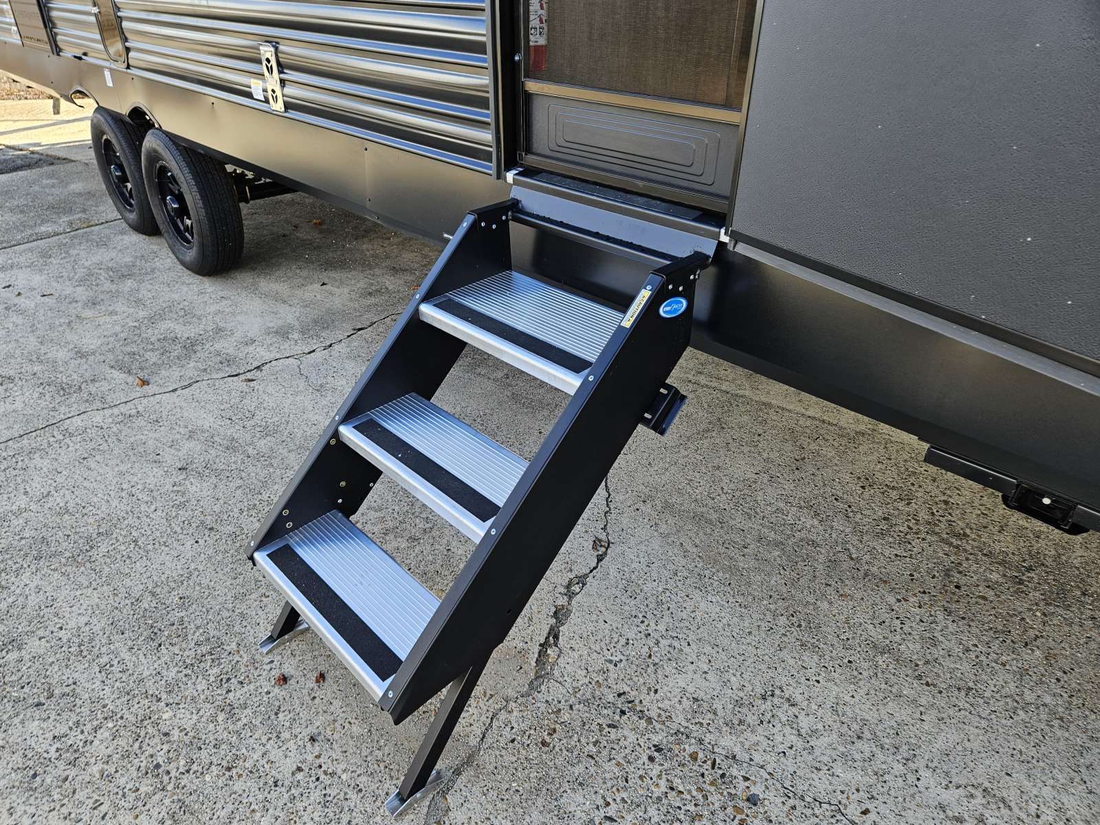 2026 Forest River 2026 Forest River Cherokee Wolf Den - thumbnail 22