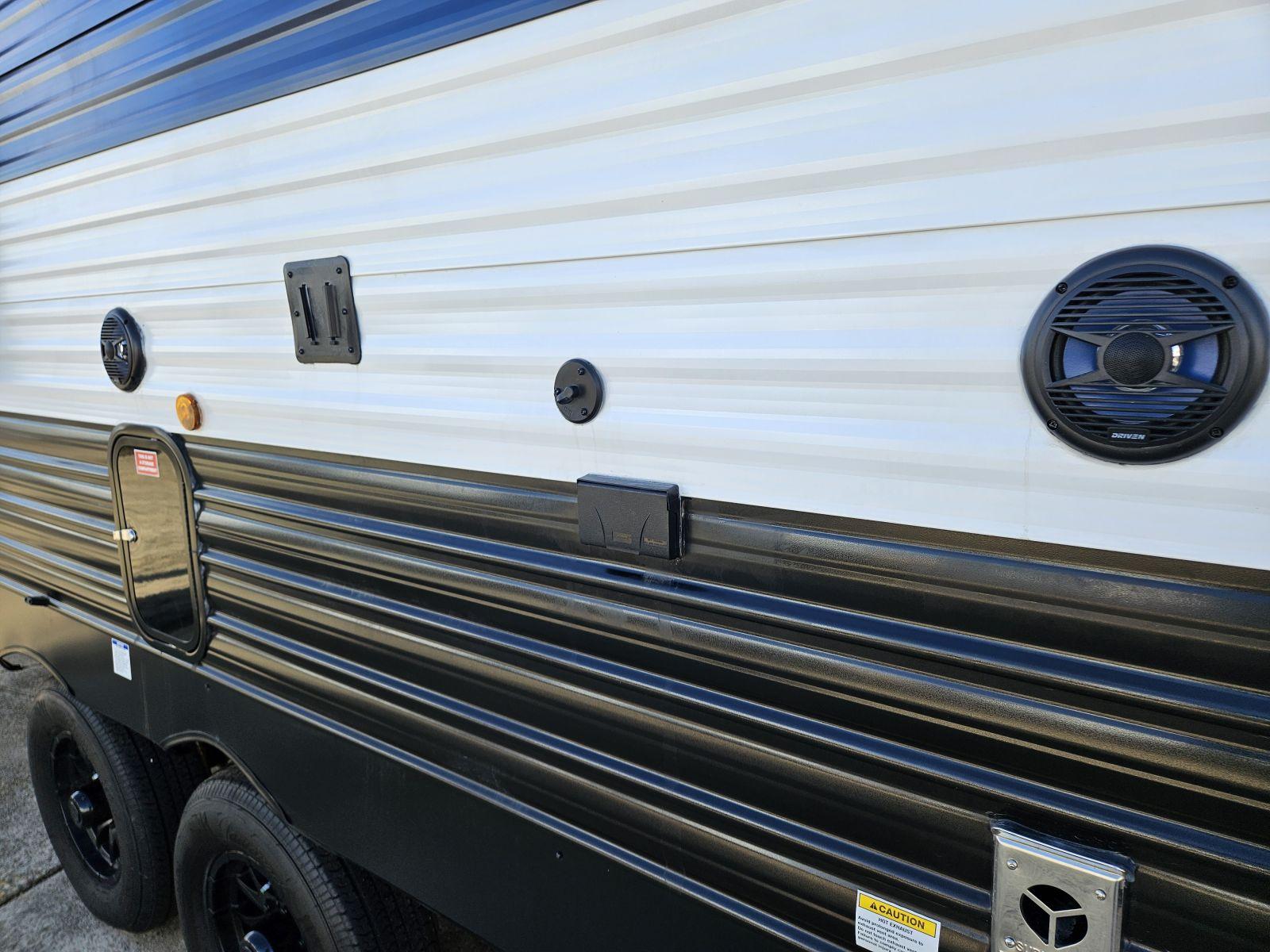 2026 Forest River 2026 Forest River Cherokee Wolf Den - thumbnail 23