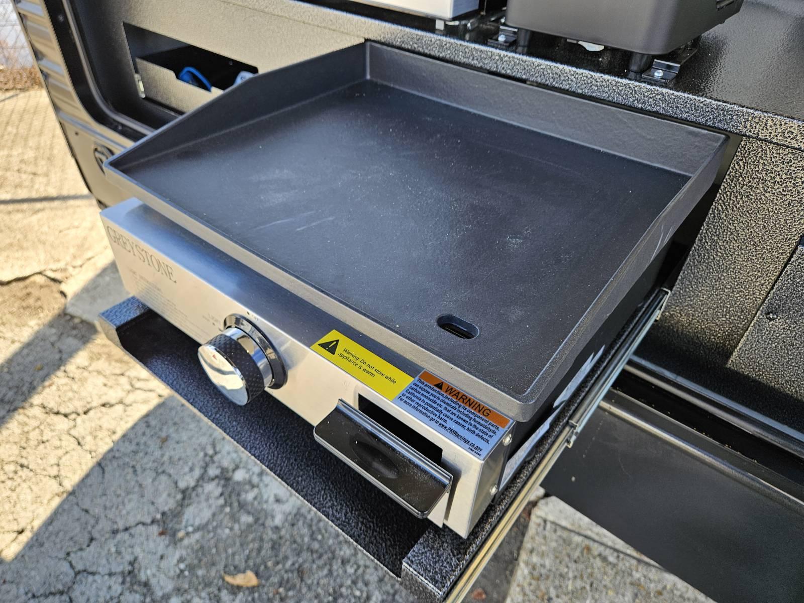 2026 Forest River 2026 Forest River Cherokee Wolf Den - thumbnail 25