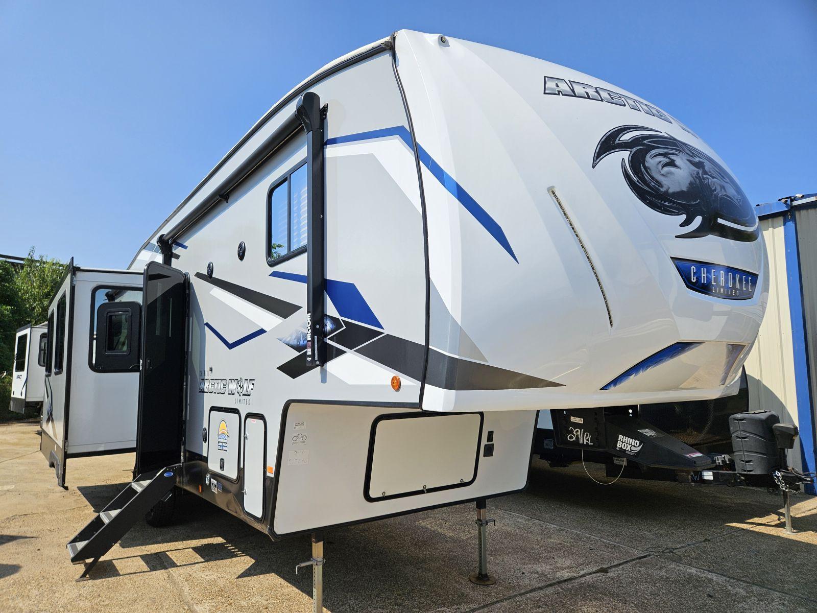 2023 Forest River Cherokee Arctic Wolf 291RL