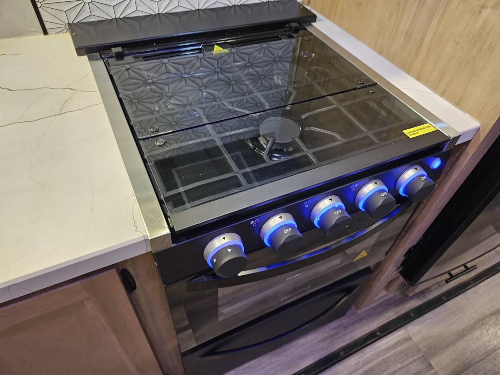 2023 Forest River 2023 Forest River Cherokee Arctic Wolf - thumbnail 10