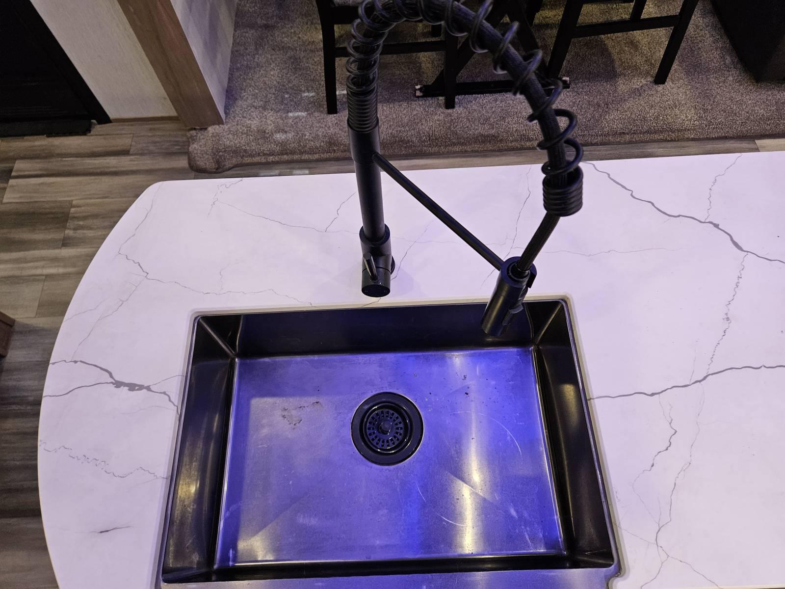 2023 Forest River 2023 Forest River Cherokee Arctic Wolf - thumbnail 11